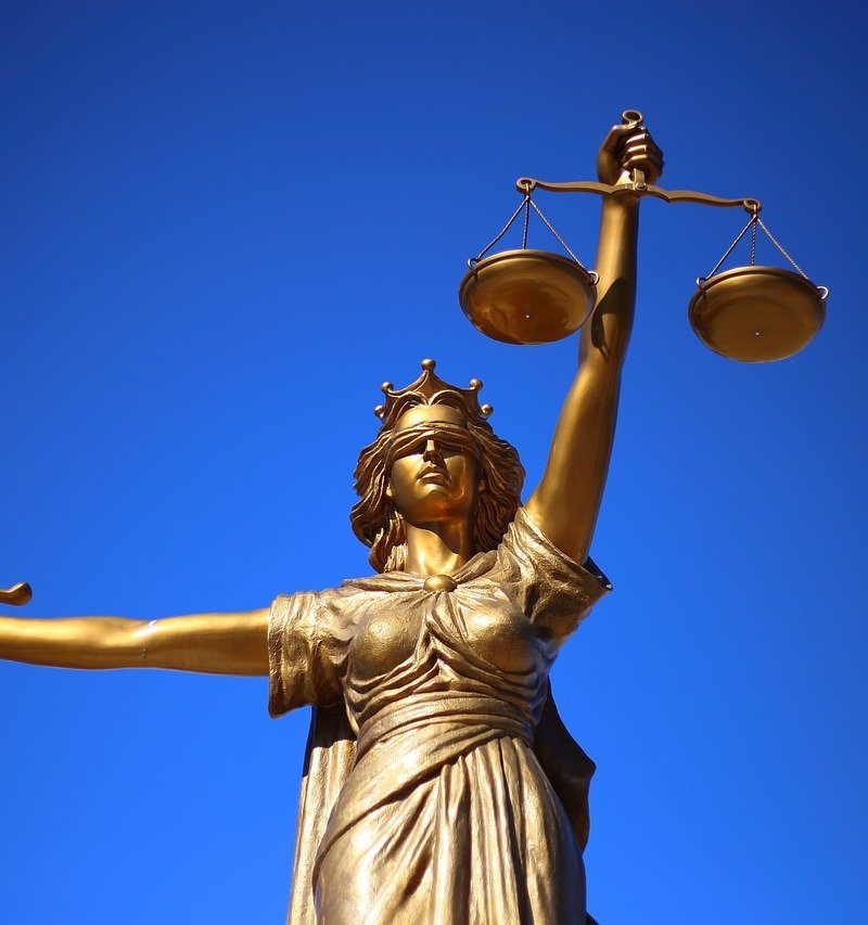 W czym umie nam wspomóc radca prawny? W jakich kwestiach i w jakich kompetencjach prawa pomoże nam radca prawny?