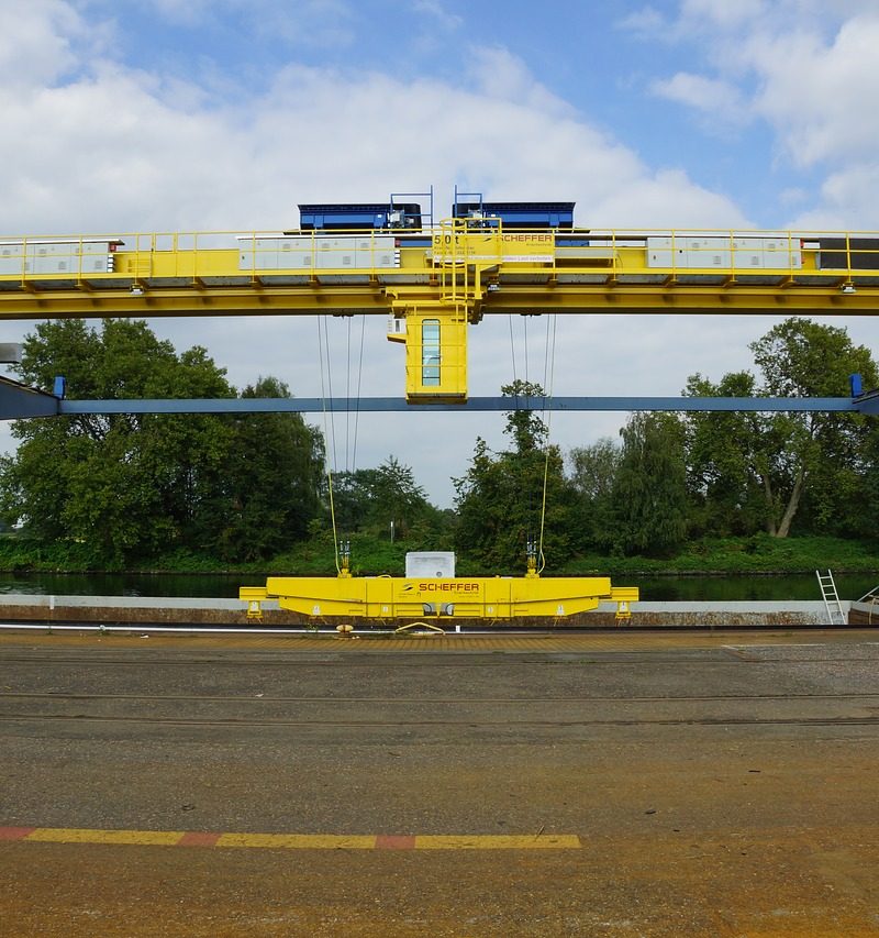 Organizacje zajmujące się produkcją maszyn posiadają w propozycji standardowe modele